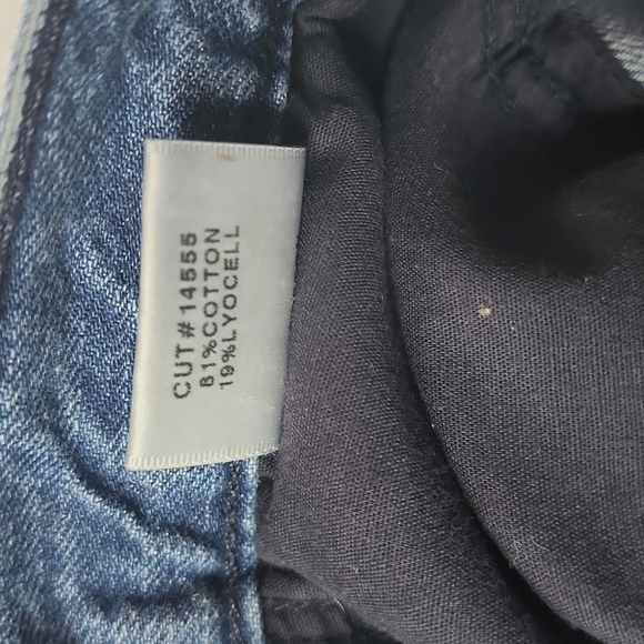 J Brand High Rise Button Fly Cropped Ankle Mom Jeans - Picture 8 of 8